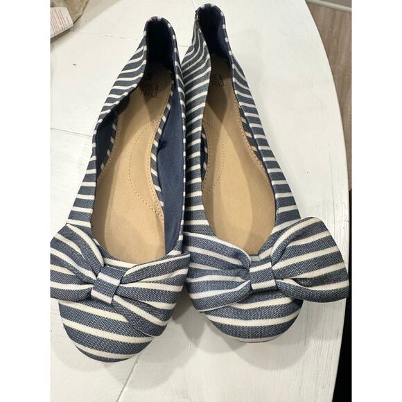 Time and Tru Striped flats blue and white 9 women’s 
Shoes - Picture 1 of 4